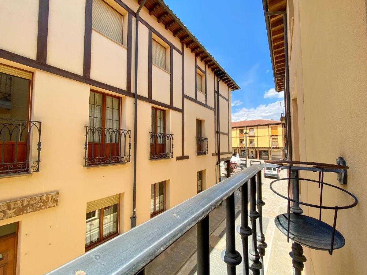 Vivienda Turistica Los Leones Berlanga de Duero Dış mekan fotoğraf